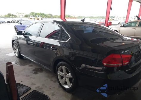 2014 Volkswagen Passat 1.8T Wolfsburg Edition из США, поврежденный, VIN 1VWAT7A37EC035831